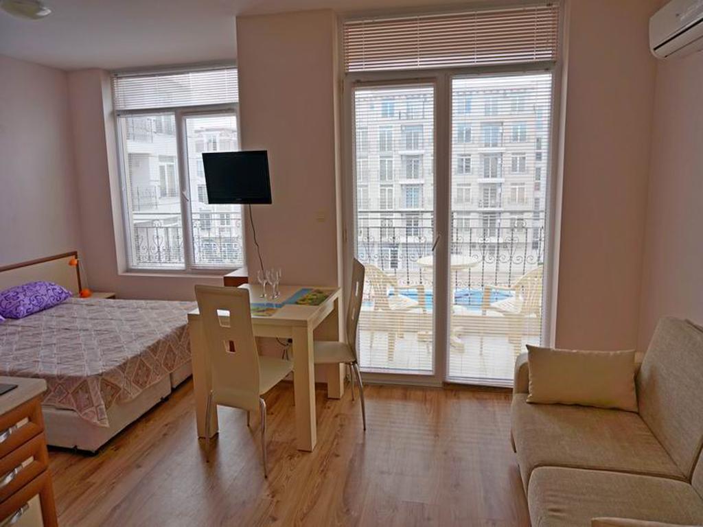 Gt Down Park Apartments Slăntjev Brjag Rum bild