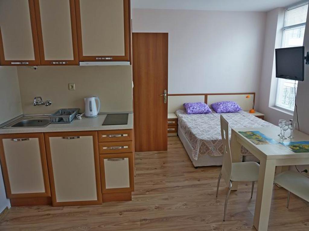 Gt Down Park Apartments Slăntjev Brjag Rum bild